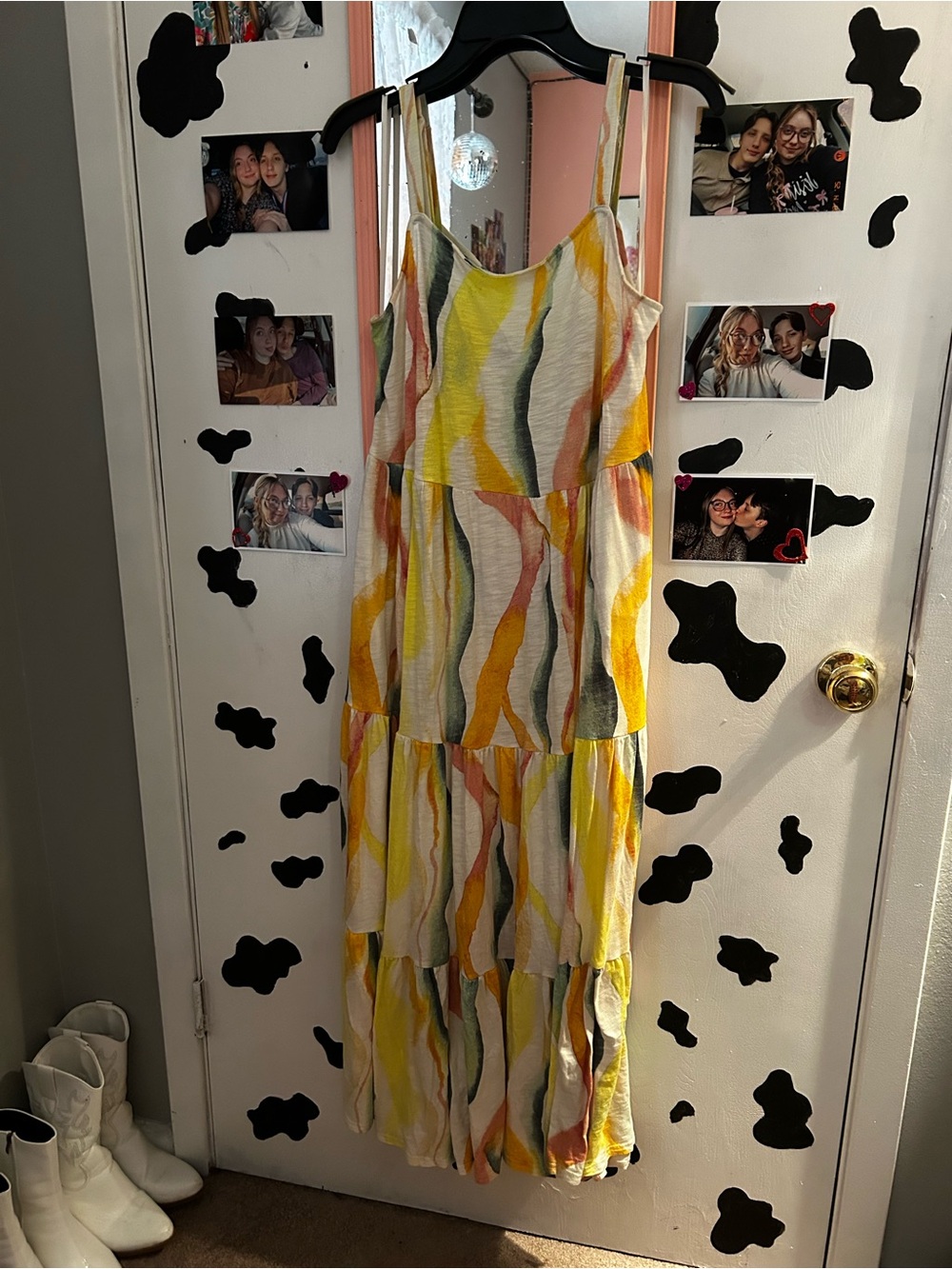 Torrid size 1 Flowy Tiered Maxi Dress in Yellow, Pink & Green Wave Print